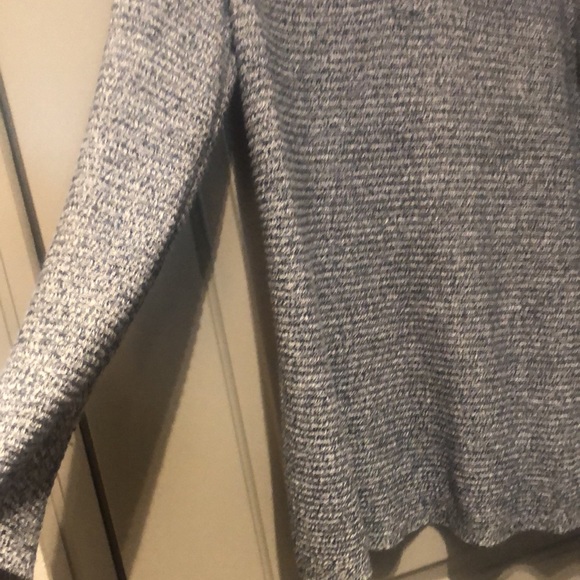 Sweater - Picture 4 of 4